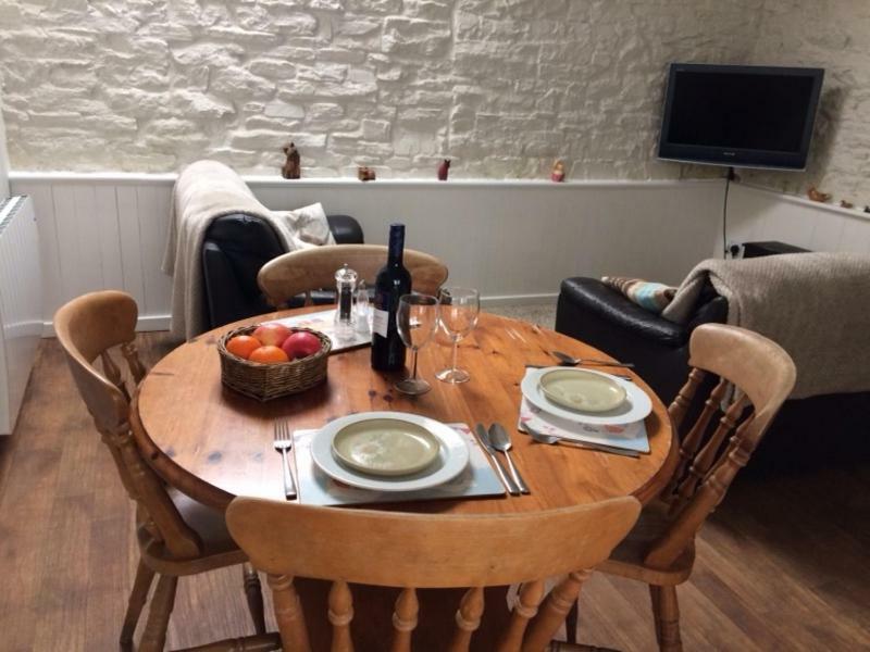 Cwmtwrch Cottage Carmarthen Buitenkant foto